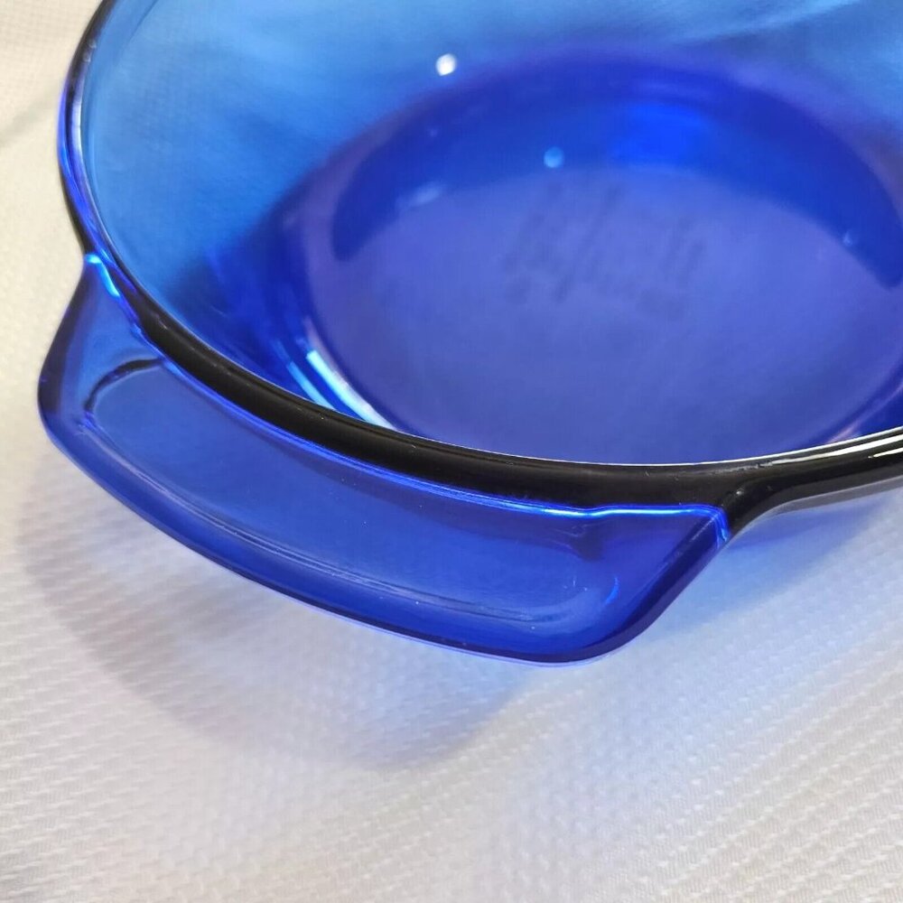 Anchor Hocking Cobalt Casserole Bowl w/ Lid 2qt handles 9" vtg blue kitchen - Picture 4 of 15